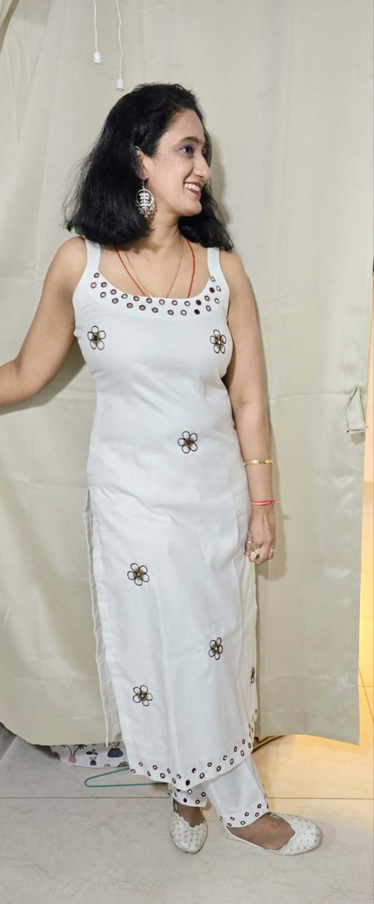 Noorika Hand-Embroidered Linen Kurta Set