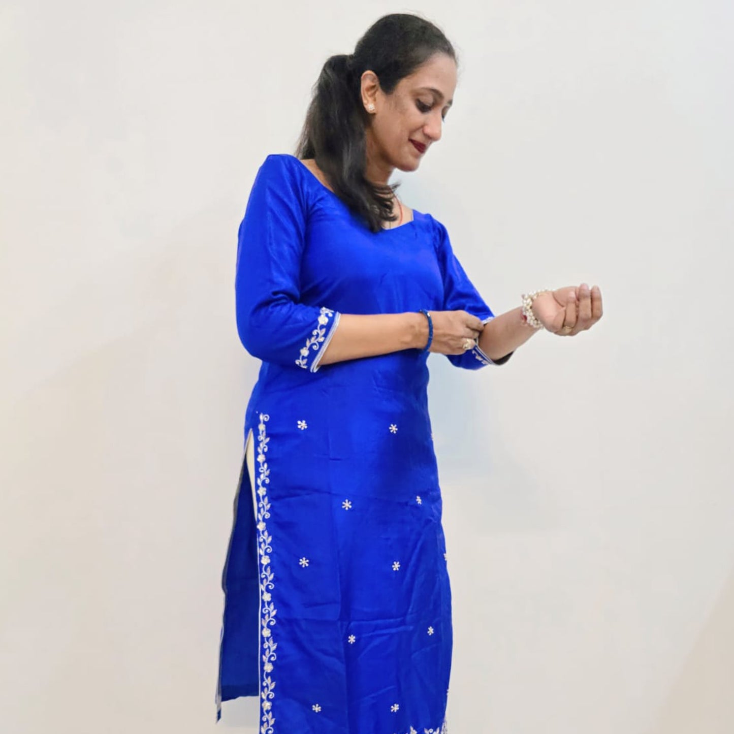 Aprajita Kurta