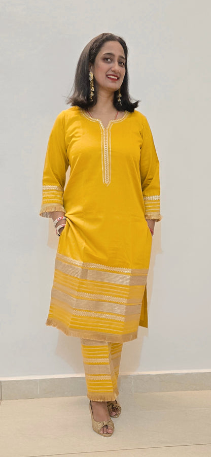 Peela Pehnava suit