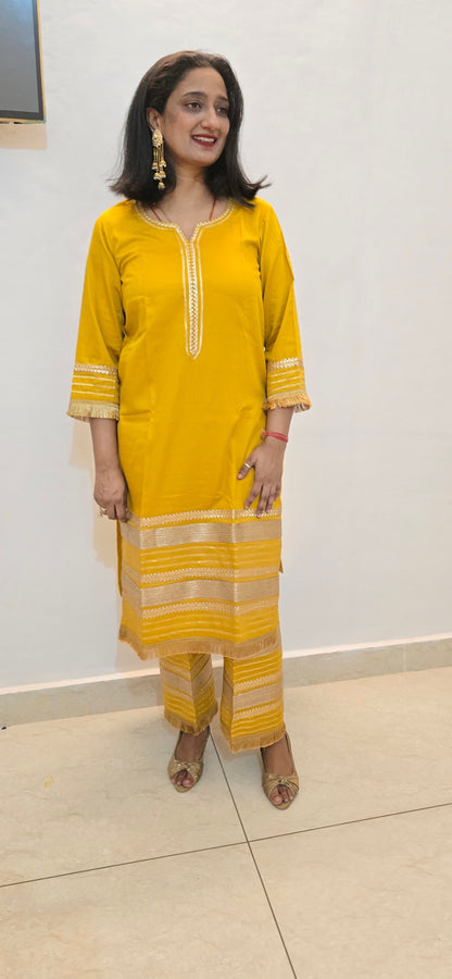 Peela Pehnava suit