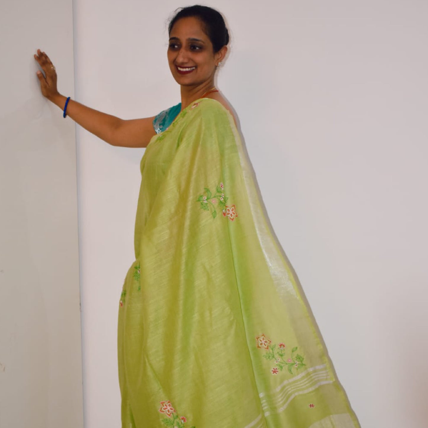 Harit Linen Saree