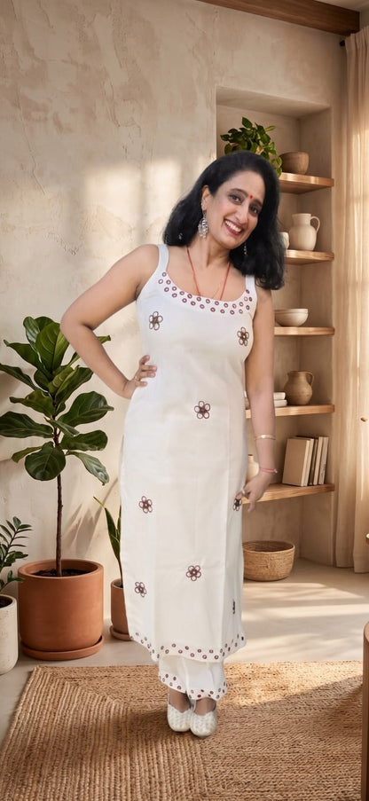 Noorika Hand-Embroidered Linen Kurta Set