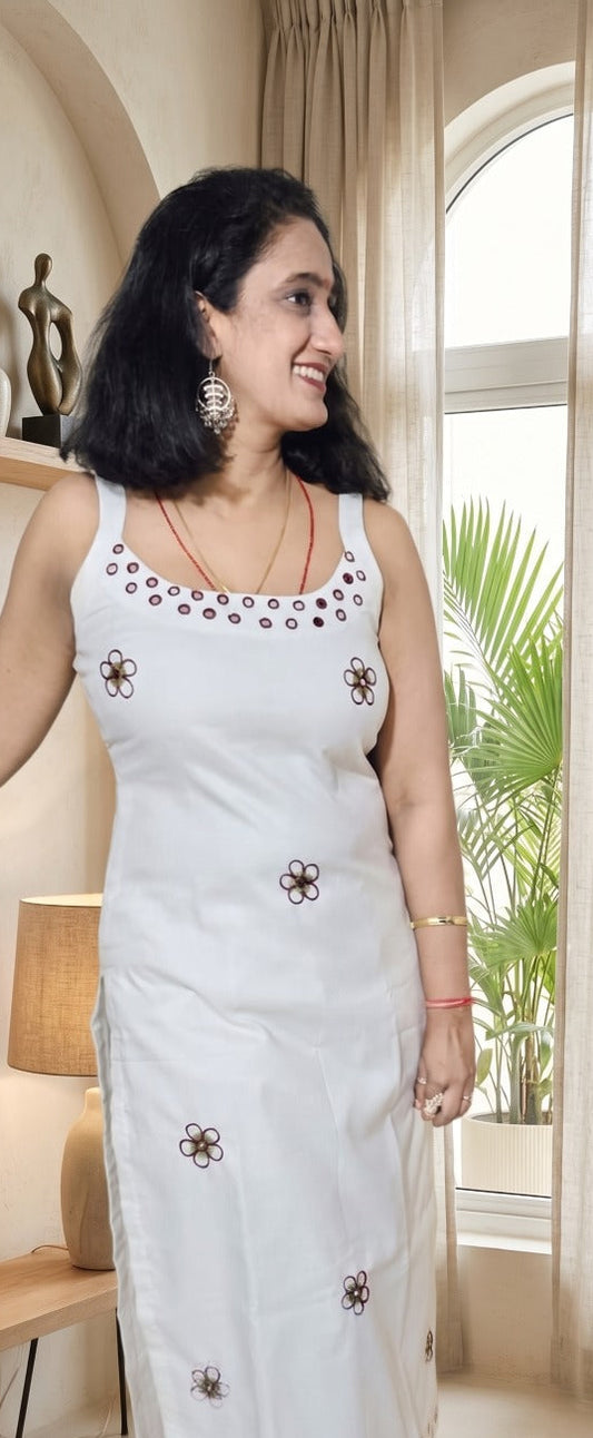 Noorika Hand-Embroidered Linen Kurta Set