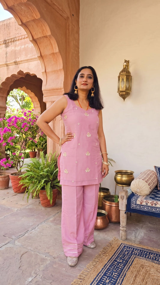 Gulabi Dori Suit